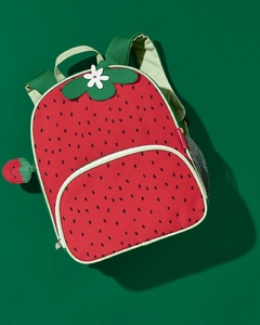 Mochila frutilla skip hop