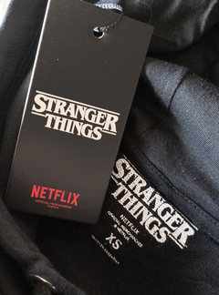 Buzo Stranger Things Oficial (XS hombre - S mujer) - comprar online