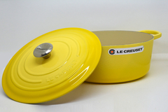 PANELA REDONDA 28CM SIGNATURE AMARELO SOLEIL - LE CREUSET - comprar online