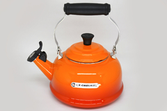 CHALEIRA COM APITO LARANJA - LE CREUSET