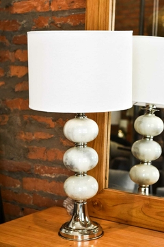 Lámpara de mesa 3 bochas efecto marmol - comprar online