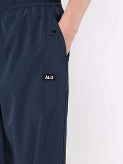 Calça wide leg com patch de logo - ÀLG