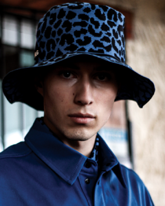 Bucket Hat Knit Animal Print Azul Royal - comprar online