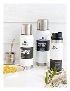 Termo Stanley 1 lt Vacuum Bottle Blanco - comprar online