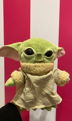 PELUCHE YODA CHICO PARADO