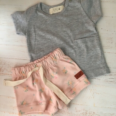 SHORT ROSA CON ROSAS AMARILLAS en internet