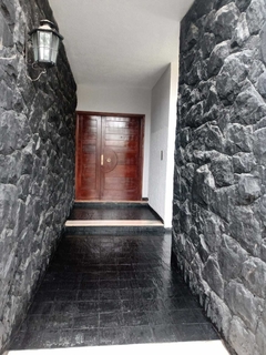 Imagen de SE VENDE CASA EN CALLE BLAS PARERA N°18. COSTA AZUL. VILLA CARLOS PAZ