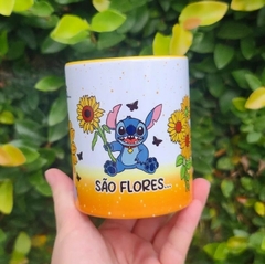 Caneca amigos são flores Stitch - comprar online