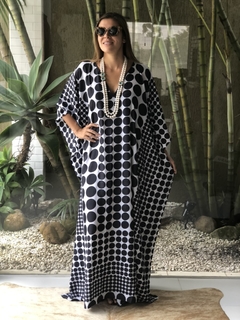 Kaftan Poá Preto e Branco Longo