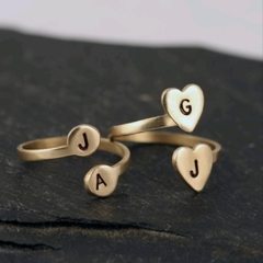 Anillo Love inicial Oro 18k AN564