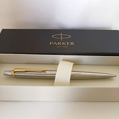 Parker Jotter Plateada y dorada en internet