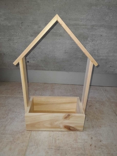 CAJON CASITA DE PINO CON PALOS LATERALES