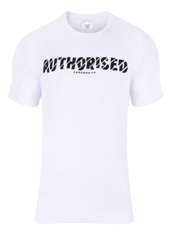 Remera Authorised blanca