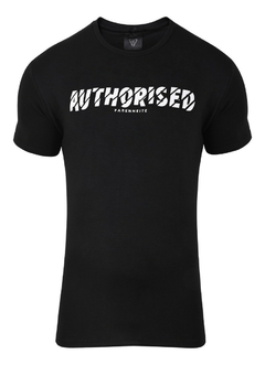 Remera Authorised negra