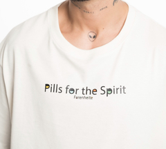 Remera oversize Pills blanca en internet