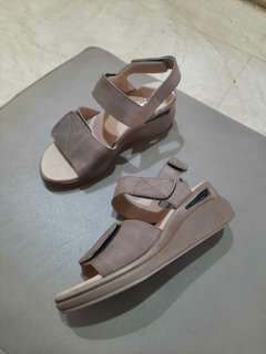 Sandalia con Velcro - comprar online