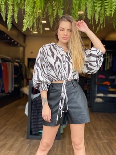 CAMISA CROPPED ZEBRADO - Usina da moda