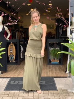 VESTIDO VERDE MILITAR LONGO LASTEX COM BABADOS