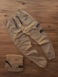 JOGGER CARGO NIKE PREMIUM BEIGE - comprar online