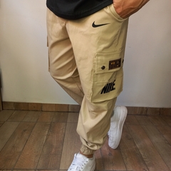 JOGGER CARGO NIKE PREMIUM BEIGE - tienda online