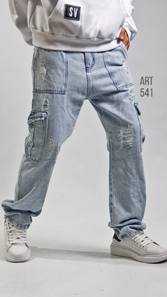 PANTALON CARGO DE JEAN RIGIDO 541 en internet