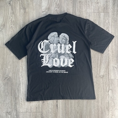 REMERA OVERSIZE CRUEL LOVE NEGRA (TALLE S) - tienda online