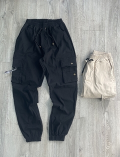 JOGGER CARGO LISO NEGRO PREMIUM en internet