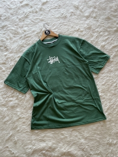 REMERA OVER STUSSY VERDE - comprar online