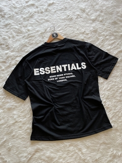 REMERA OVER ESSENTIALS 1 - tienda online