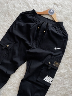 JOGGER CARGO NIKE PREMIUM NEGRO - comprar online