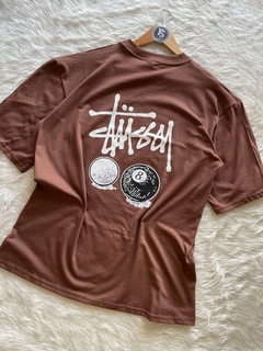 REMERA OVERSIZE STUSSY MARRON en internet