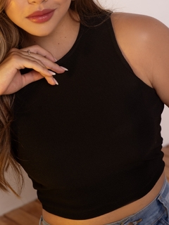 Cropped Clara na internet