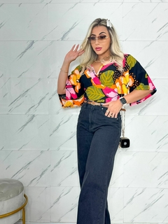 Blusa Cropped Feminino Transpassado Decotado Manga Morcego Estampa Exclusiva Inspiração - loja online