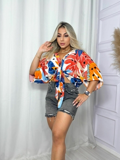 Blusa Inspiração Feminina Manga Morcego Cruzada Com Faixa Para Amarrar de Diversas Formas