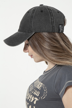 Gorra “Spring” en internet