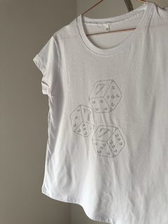 Remera Dados - comprar online