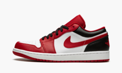 Jordan 1 Low Bulls