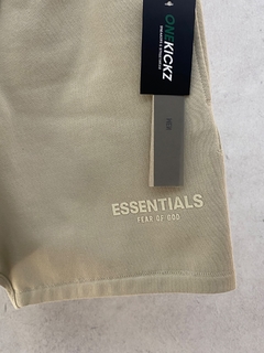 Fear of God Essentials Shorts Wheat - comprar online