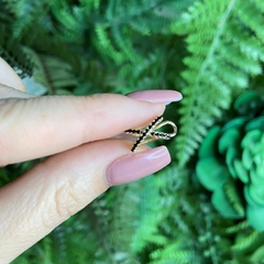 Piercing Fake Ouro Duas Tiras Cruzadas Zircônia Negra (6584) na internet