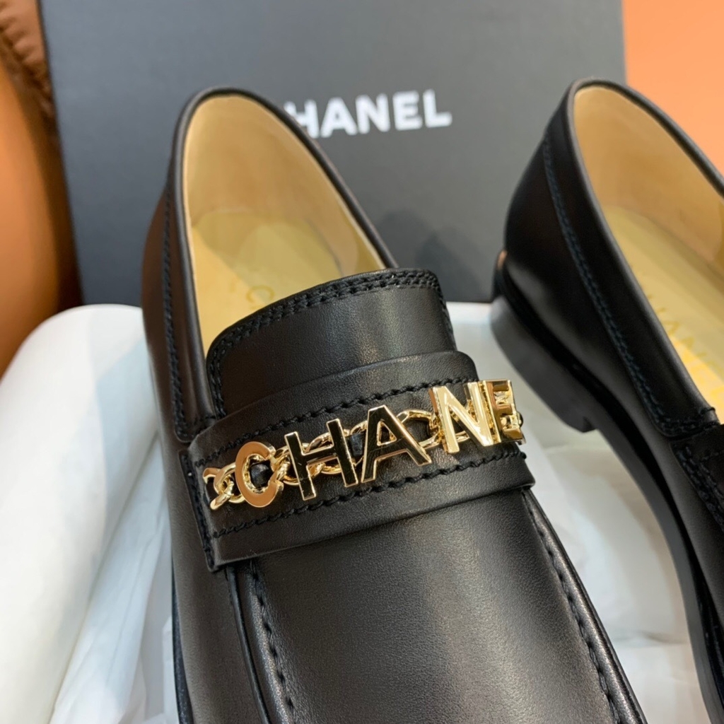 Mocassim chanel store