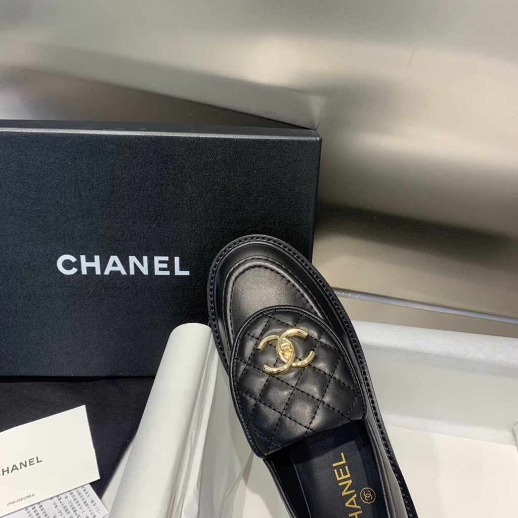 Mocassim chanel store