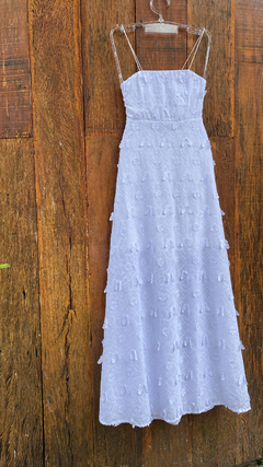 VESTIDO LINGO BRANCO LAISE 3D FLORES E BORBOLETAS - comprar online