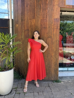 VESTIDO VERMELHO MIDI UM OMBRO SÓ na internet