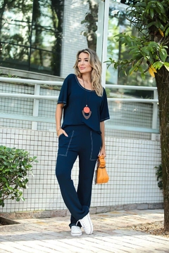 CONJUNTO BLUSA E CALÇA FLARE PESPONTO MALHA COMFY VERDE - Camila Raidan