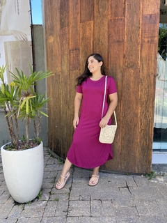 VESTIDO MIDI BARRA ARREDONDADA COM BOLSOS na internet