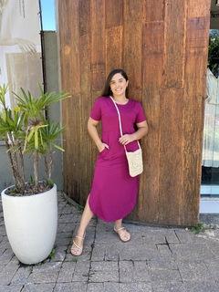 VESTIDO MIDI BARRA ARREDONDADA COM BOLSOS - Camila Raidan