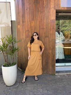 CONJUNTO BLUSA E SAIA MIDI PESPONTO MALHA CARAMELO - Camila Raidan