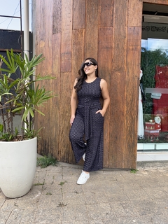 MACACÃO COMFY TEXTURA PANTALONA COM BOLSOS - Camila Raidan