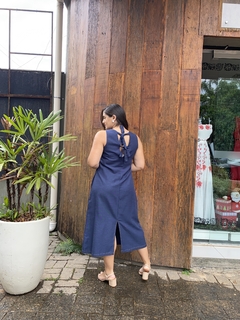 VESTIDO MIDI PESPONTO COM BOLSOS na internet