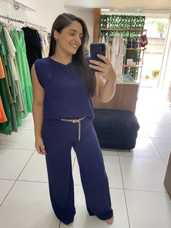 Imagem do CONJUNTO BLUSA E PANTALONA MALHA COMFY CANELADA MARINHO COM CINTO